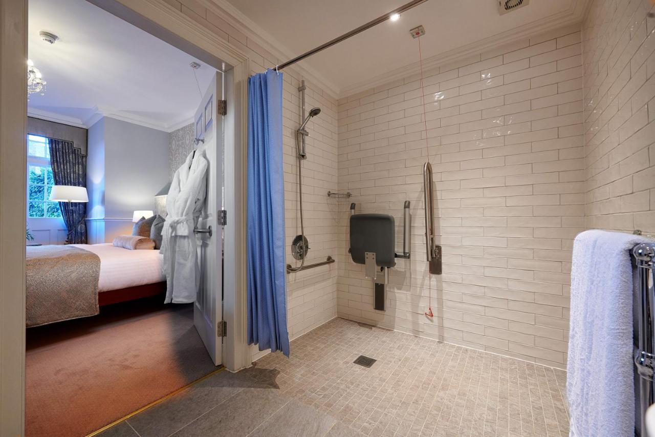 Hotel The Bonham EDI Exterior foto A wet room in a hotel