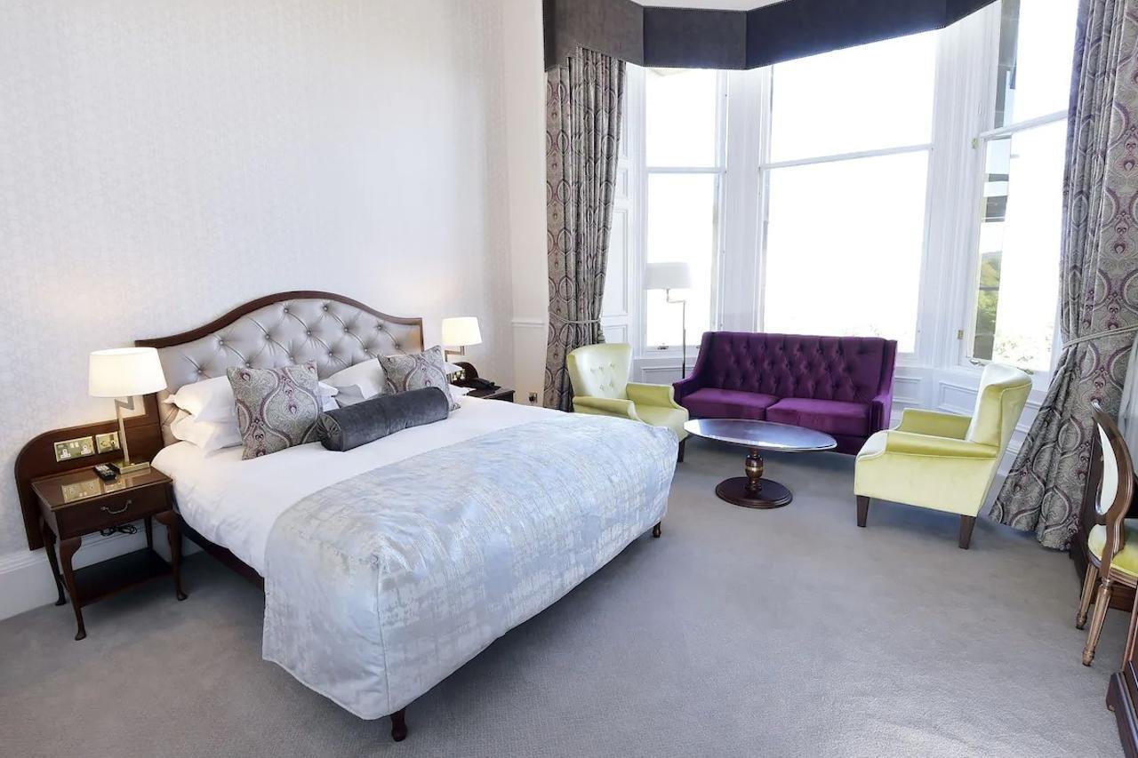 Hotel The Bonham EDI Exterior foto A bedroom at the hotel